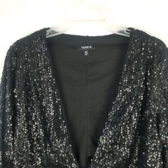 TORRID BLACK SEQUINED CROPPED JACKET. Size 00. - Picture 8 of 12